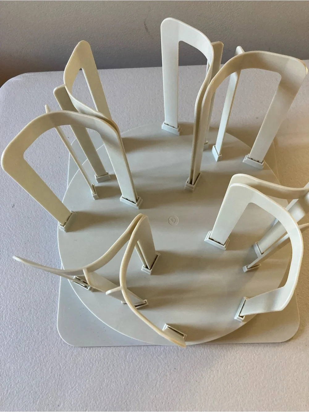 N/A cream plastic